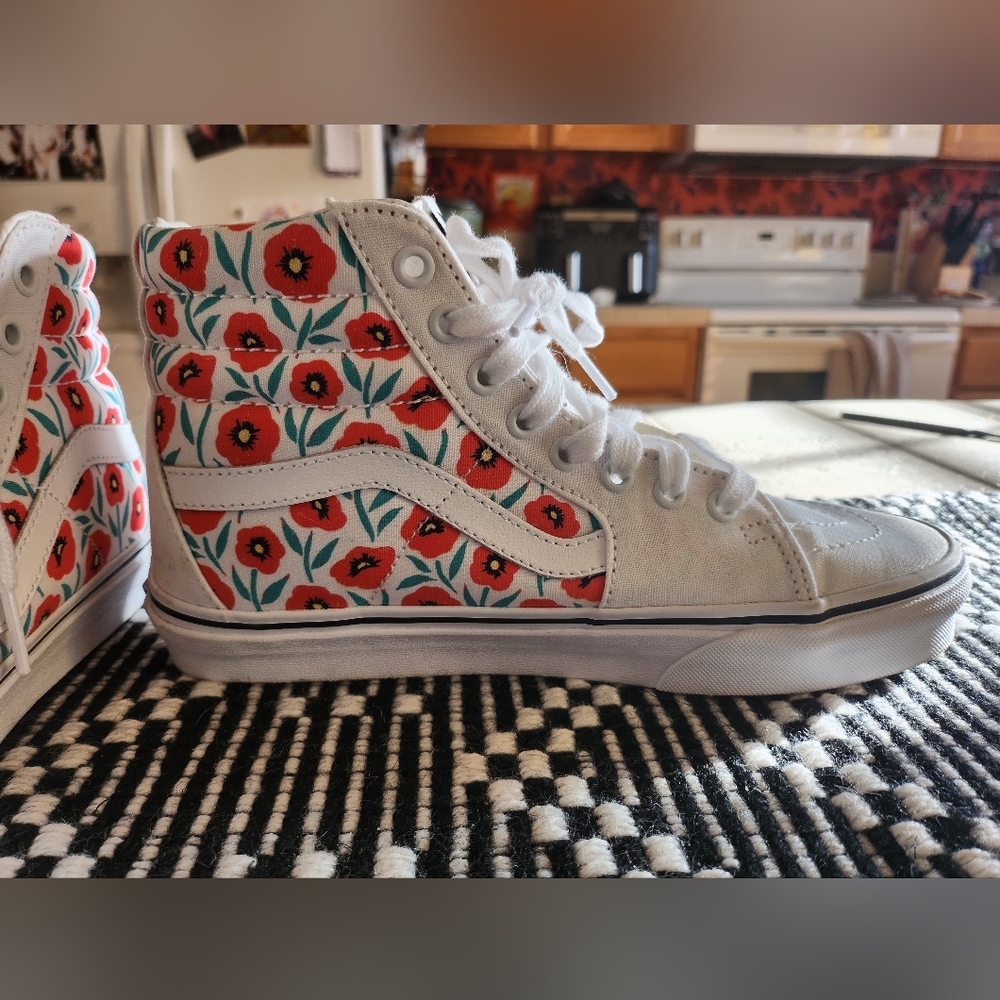 VANS sk8-hi poppy flowers, size 8.5, like new!